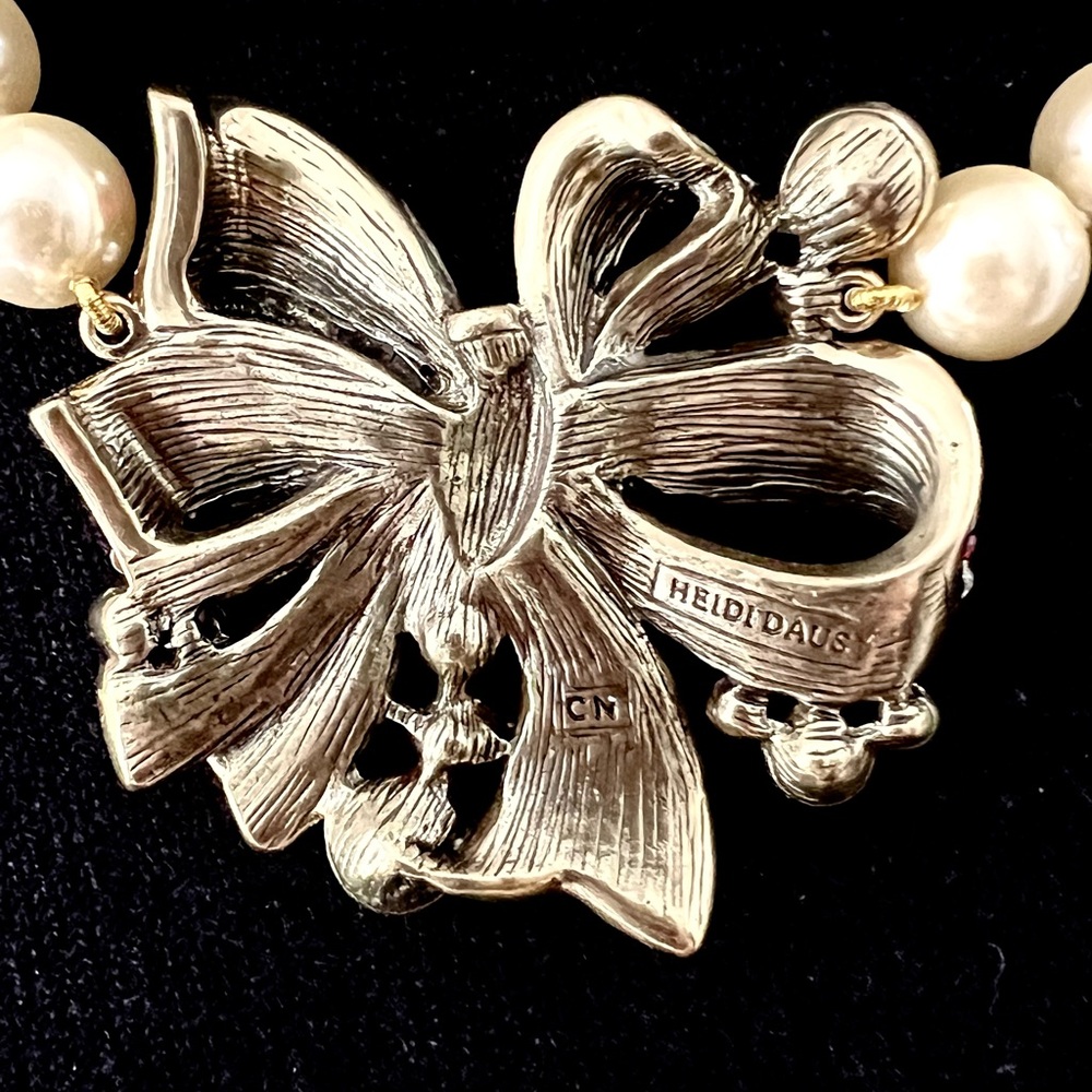 Heidi Daus 🆕 “Ravishing Ribbon” necklace, cream faux pearls, Swarovski crystals - Picture 9 of 9